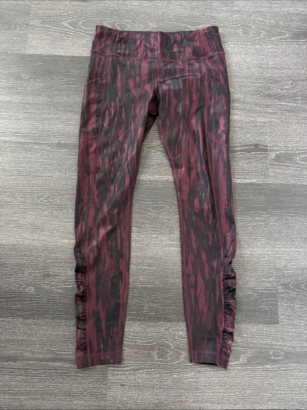 Lululemon Women’s High-Waist Performance Leggings in Burgundy Pattern